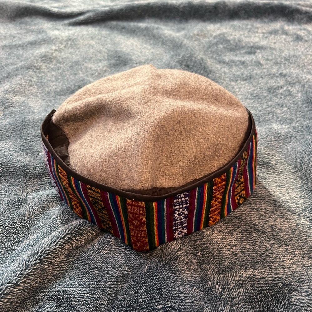 Traditional Indian Hat. Kullu Patti design, topi hat